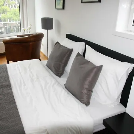 Bridge Bed & Breakfast 3*