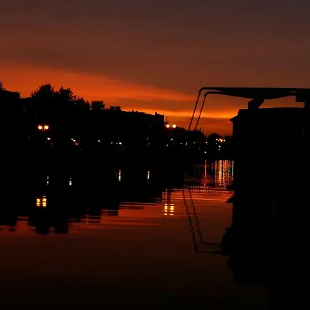 Houseboat Concordia *