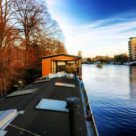Houseboat Concordia * Amsterdam