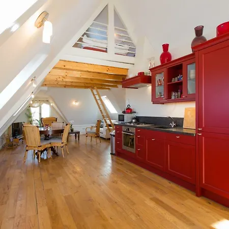 Apartment Van Eeghenstraat 161 I