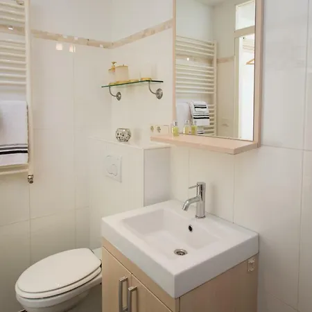 Van Eeghenstraat 161 I *