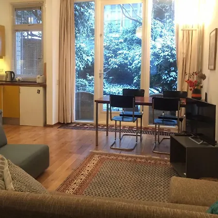 Bed & Breakfast Studio Garden View