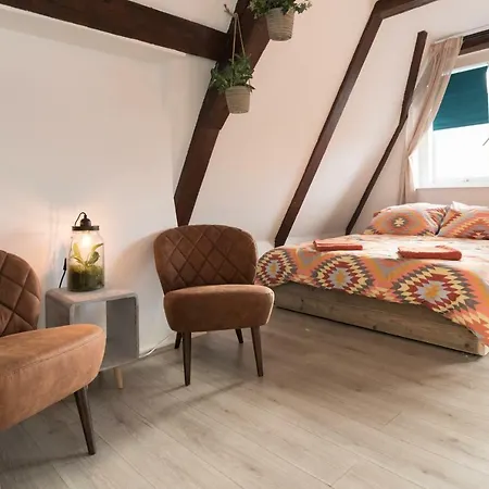 Quarto em Acomodações Particulares Emperor Studio