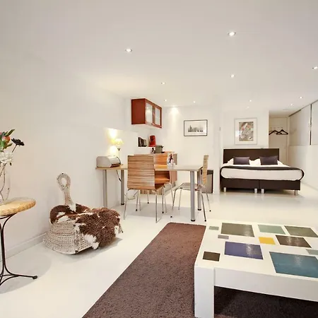 B&B Romantic Jordaan Canalsuite Near Anne Frank House 2*
