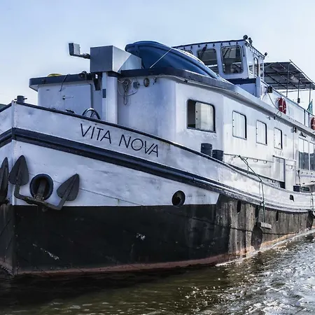 Nova Botel