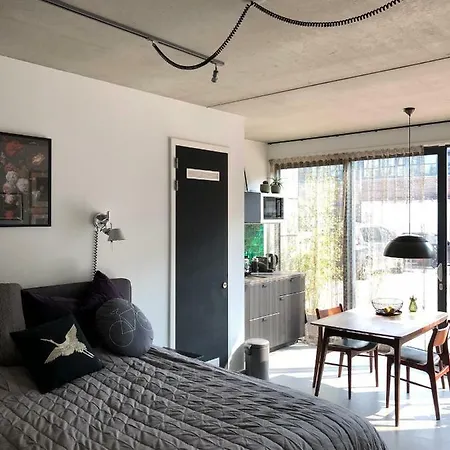 Chez Odette - Free Bikes & Private Car Parking Amsterdam