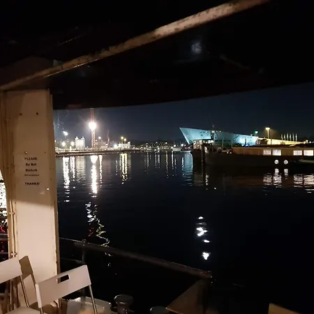 Beagle Family Houseboat * Ámsterdam