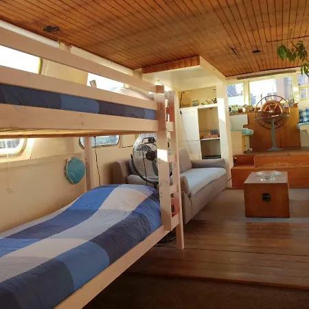 Hotel en barco Beagle Family Houseboat *