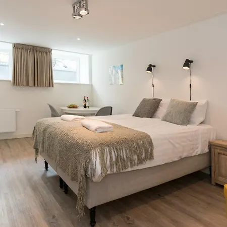 Nassau Canal Bed & Breakfast 3*