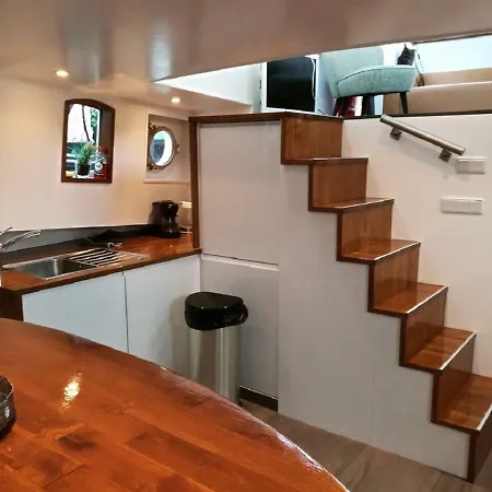 Houseboat Rose * Amsterdam