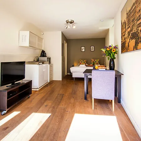 Centre Harbour Aparthotel