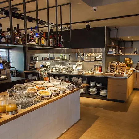 Mercure Sloterdijk Station 4*