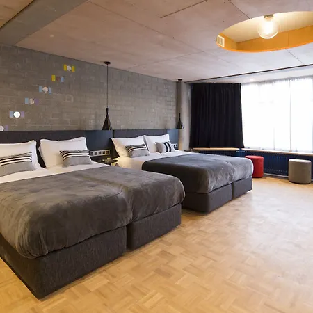 Quentin Zoo Hotel 4*