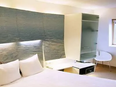 Ibis Styles Station מלון