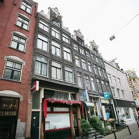 Hotel Quentin Golden Bear