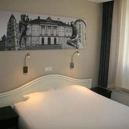 Huygens Place