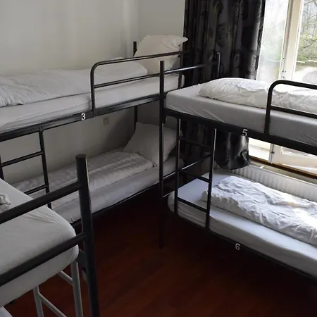 Sleep-inn Hostel *