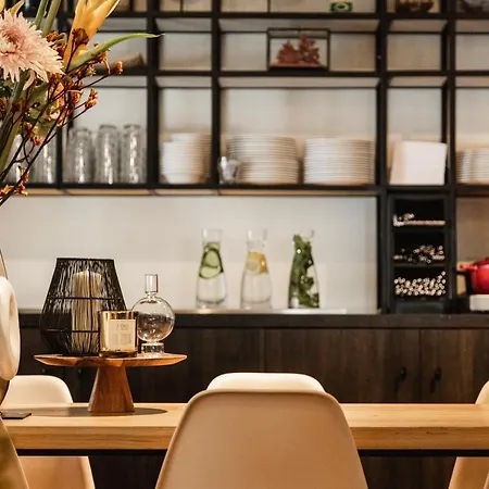 The Delphi - Townhouse Hotel