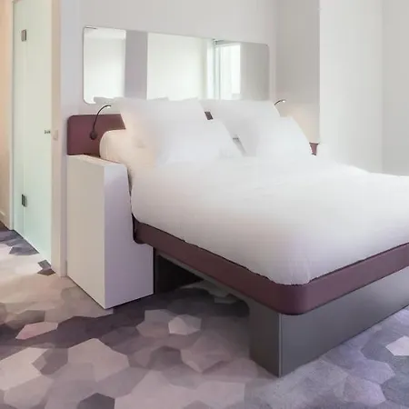 מלון Yotel