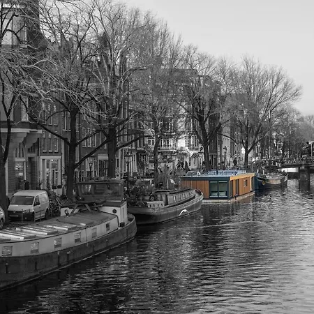 2 Houseboat Prinsengracht Bed & Breakfast *
