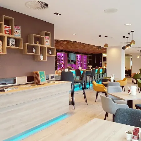 Holiday Inn Amsterdam Hotel 4*
