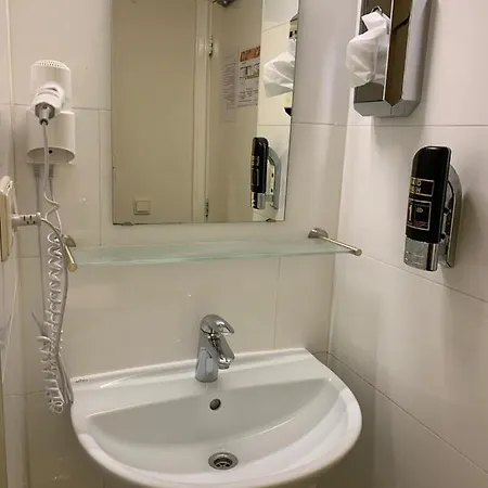 Отель Budget Dam 2*