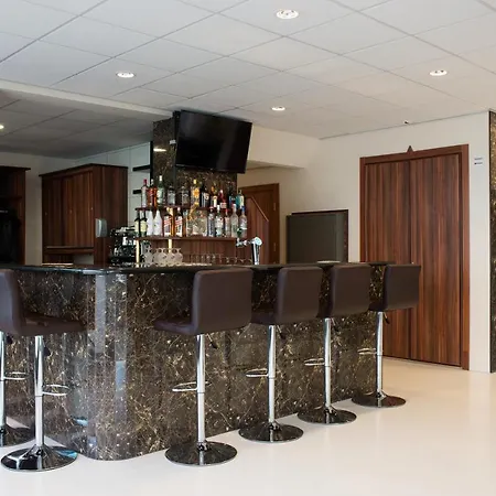Otel King's Court