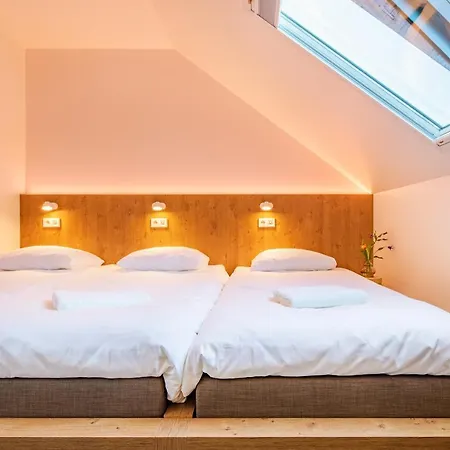 Hotel Bunk