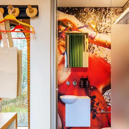 Bunk Hotel 3*