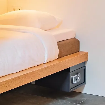 Bunk Hotel 3*
