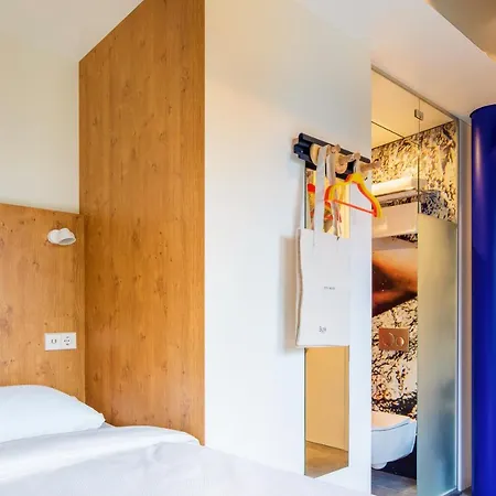 Hotel Bunk 3*