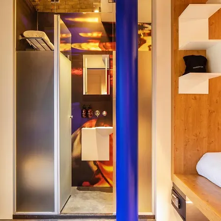 Hotel Bunk