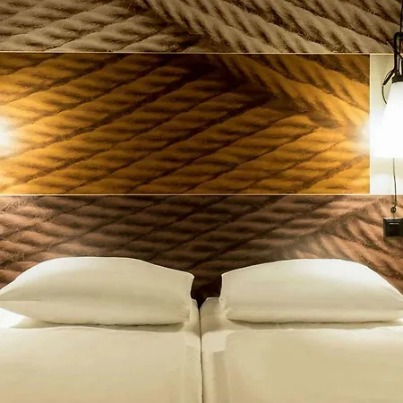 Hotel Ibis Centre 3*