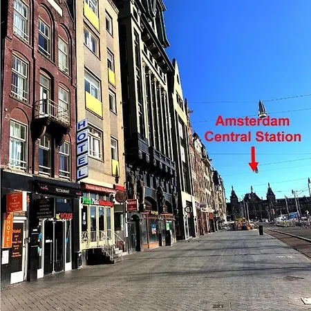 Dam Hotel 2*