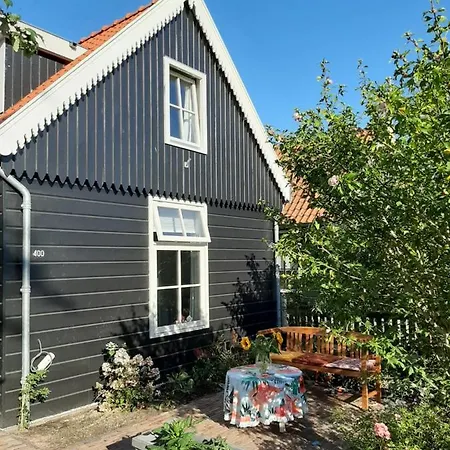 Tulp Noord Bed & Breakfast 2*