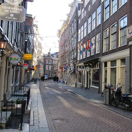 Break 2* Amsterdam