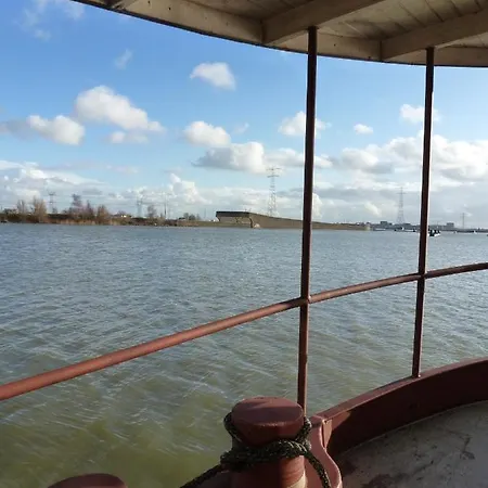 Bed In Boat Bed & Breakfast Amsterdam