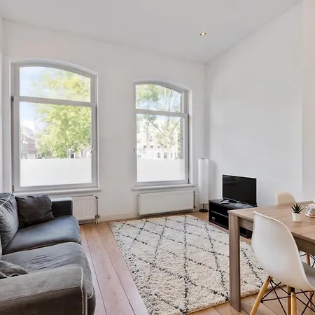 Canal View With Private Balcony Appartement