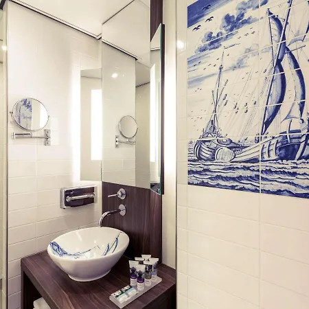 Mercure Centre Canal District Hotel 4*
