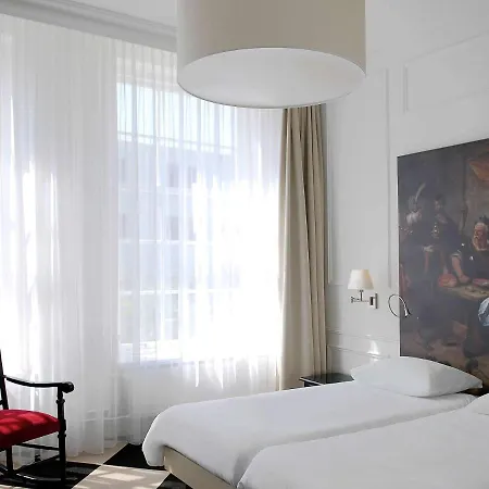 Mercure Centre Canal District Hotel 4*