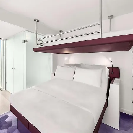 Hotel Yotel 4*