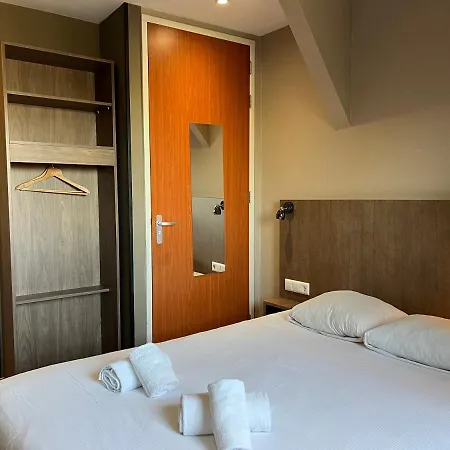 Hotel Blossoms 2*