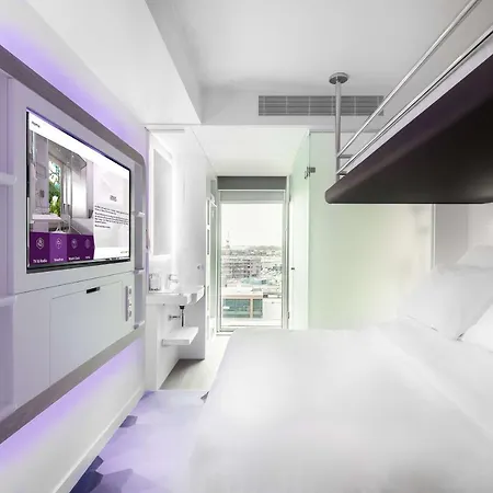 Yotel 4*
