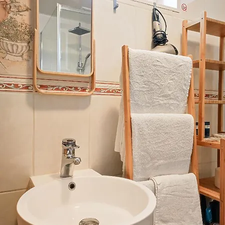 With Sauna شقة
