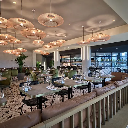 Ruby Emma Hotel 4*