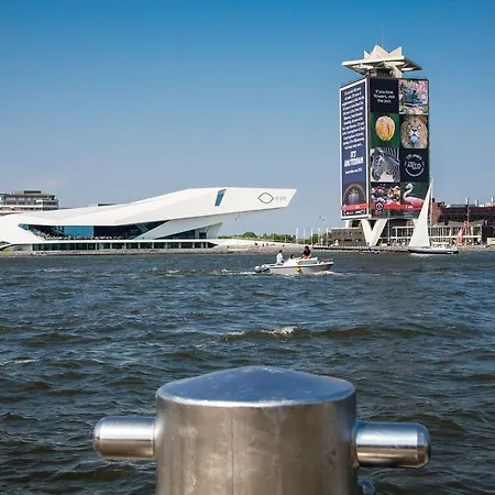 Westerdok25 * Amsterdam
