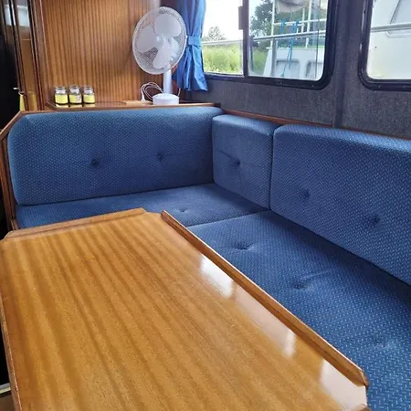 Nocleg ze śniadaniem Boat & Breakfast *
