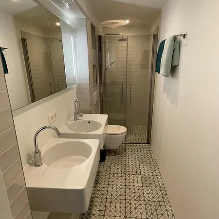 28a5 With Free Parking Place Couette-café Amsterdam