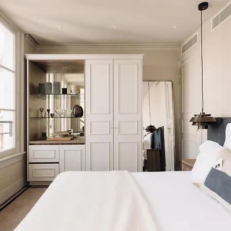 717 Hotel