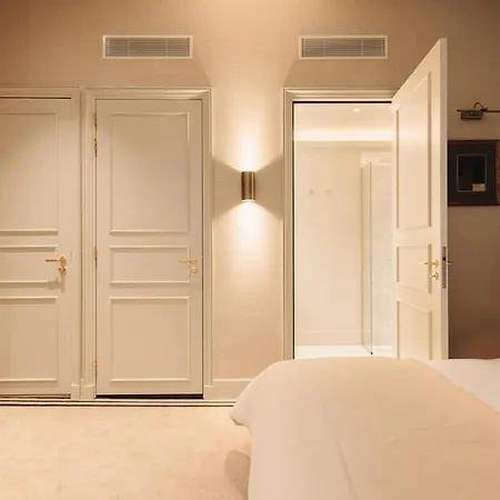 Hotel 717